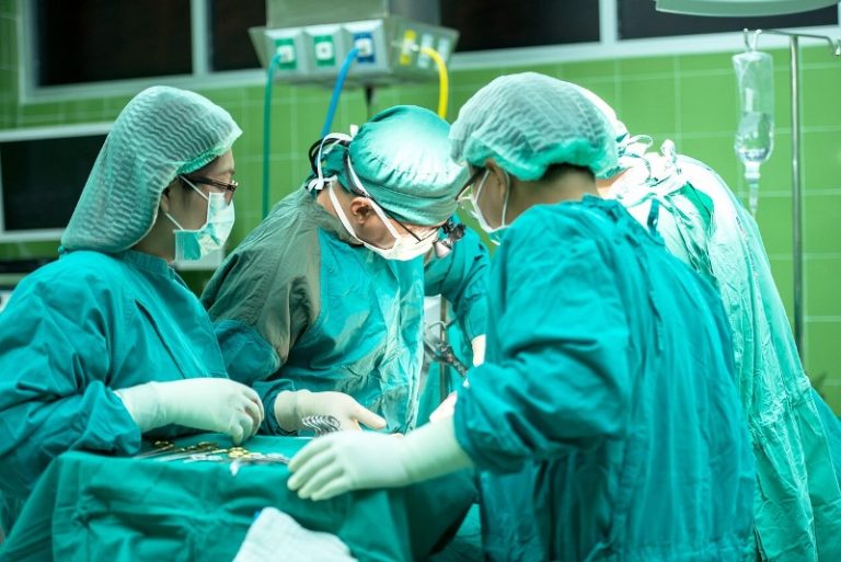 medicos operacion PX