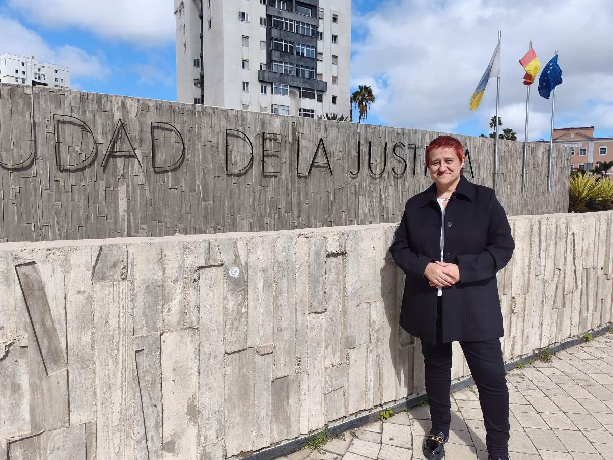 Abogada de ABOGADAS LANCELOT en juicio contencioso en Las Palmas defendiendo a una vecina de Lanzarote